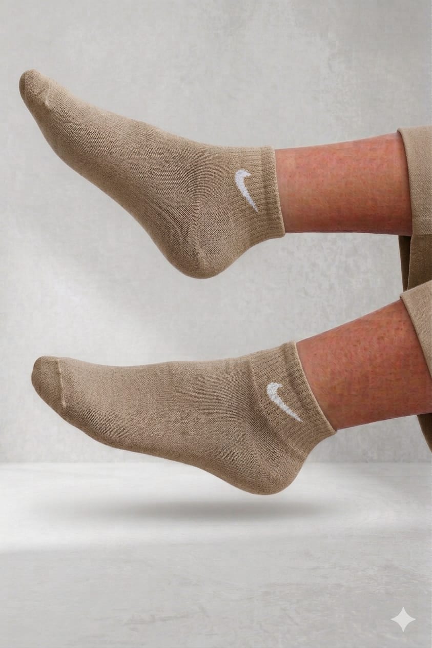 Latest Half Socks - Image 3